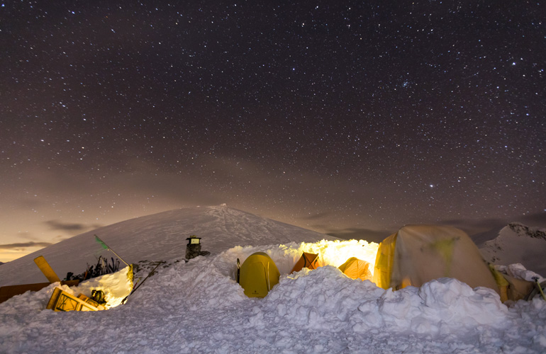 Notte in tenda sulla neve a Carosello 3000