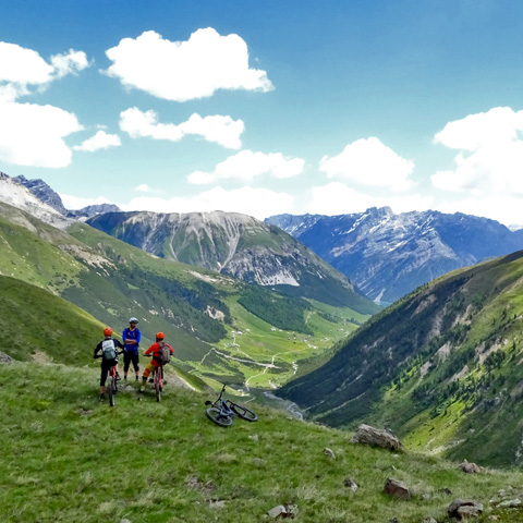 E-bike sulle montagne di Carosello 3000