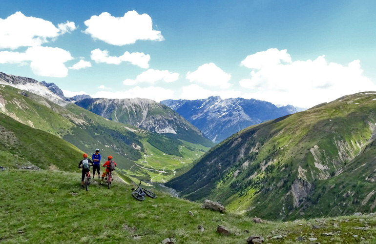 E-bike sulle montagne di Carosello 3000